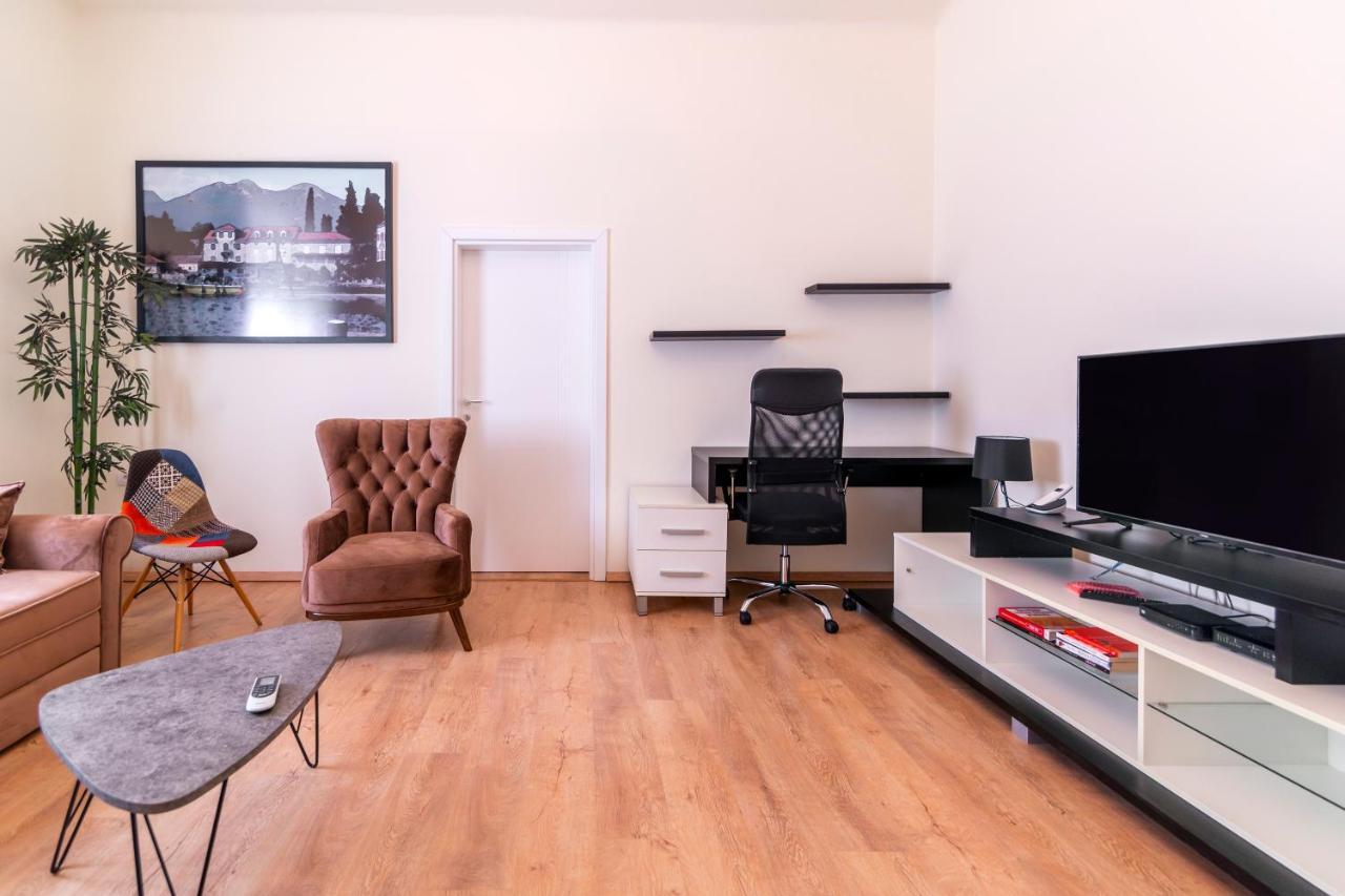 Apartment Jevrejska - With Free Parking